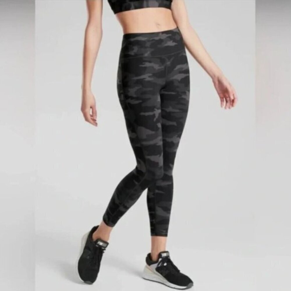 Athleta High Waisted Ultimate 7/8 Tight‎ PocketLeggings Gray Camo Size 2X